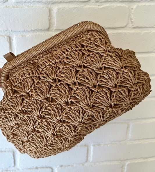 CROCHET CLUTCH - TAN