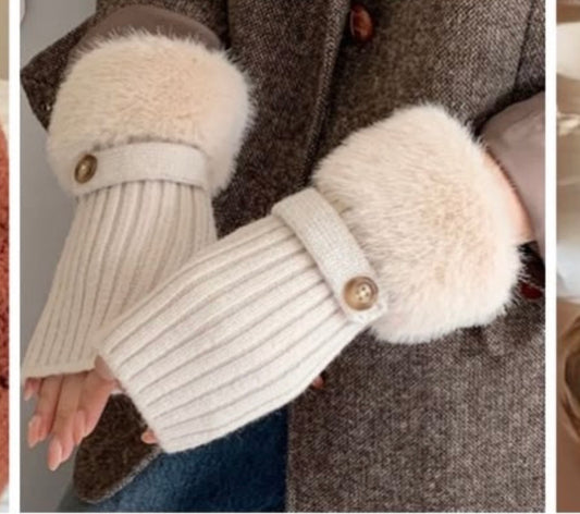Fur Cuff Mittens - Cream
