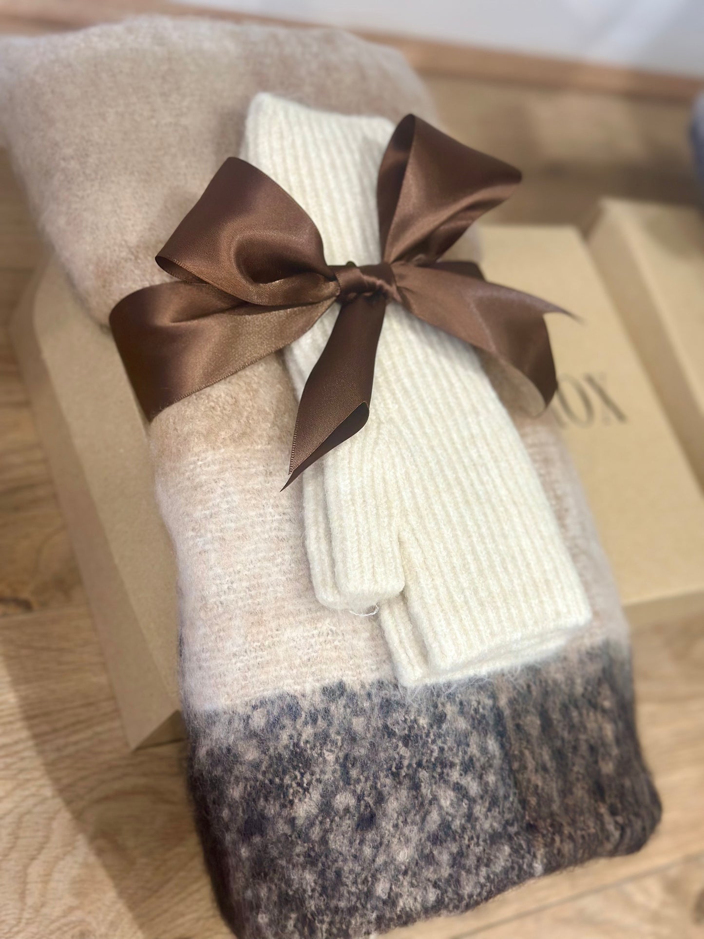 SUPER SOFT SCARF & MITTEN SET - CREAM